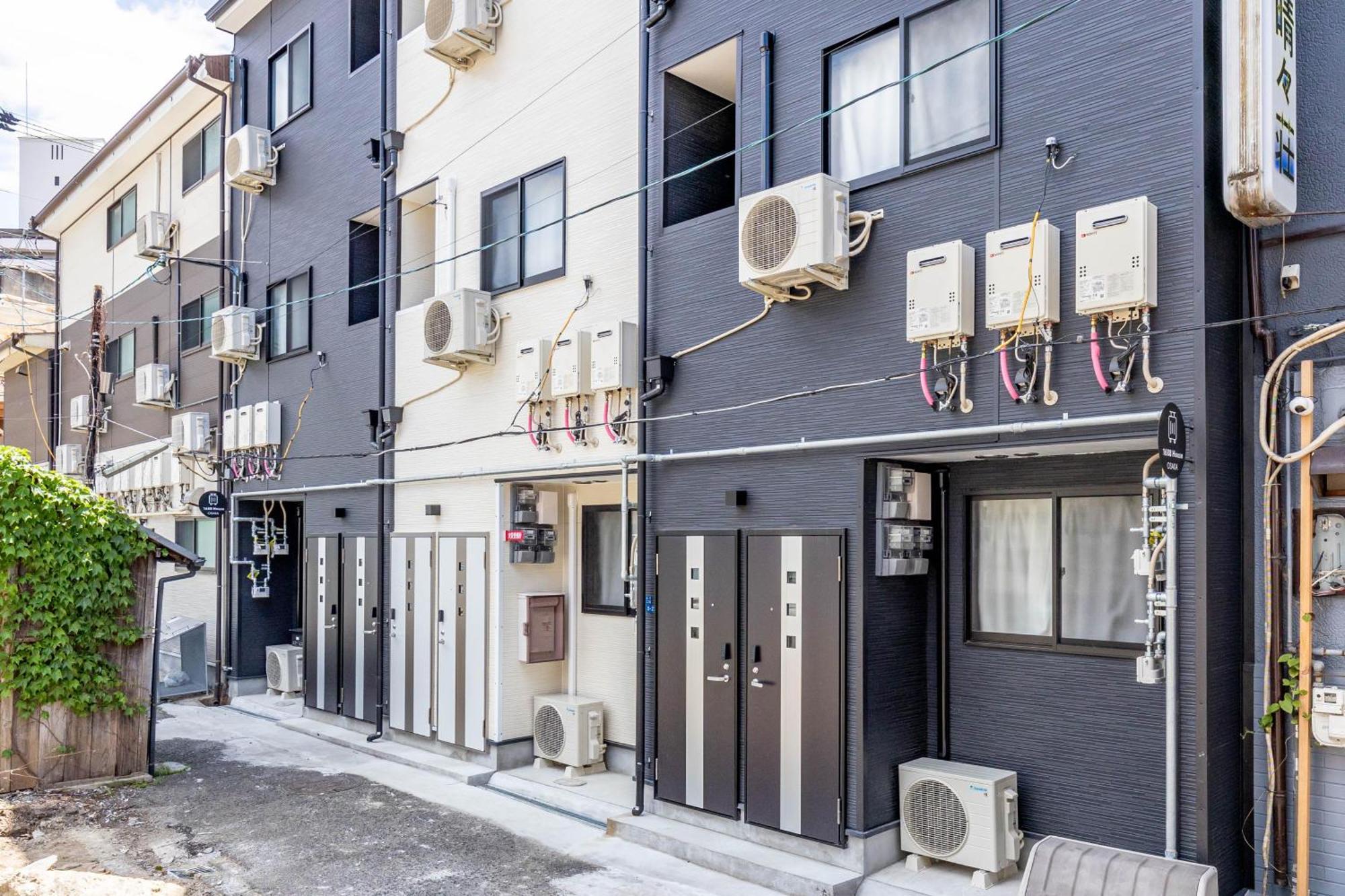 1688 House B Apartment