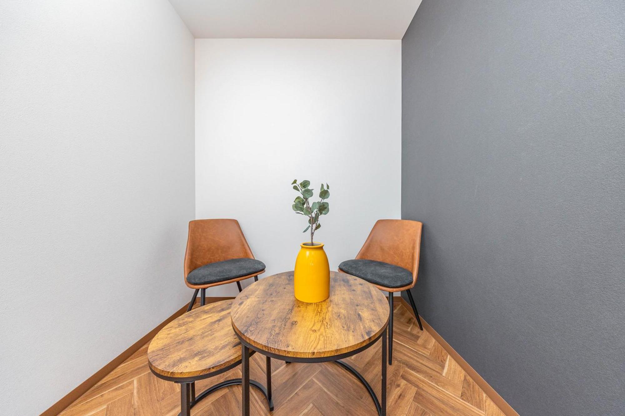 1688 House B Apartment